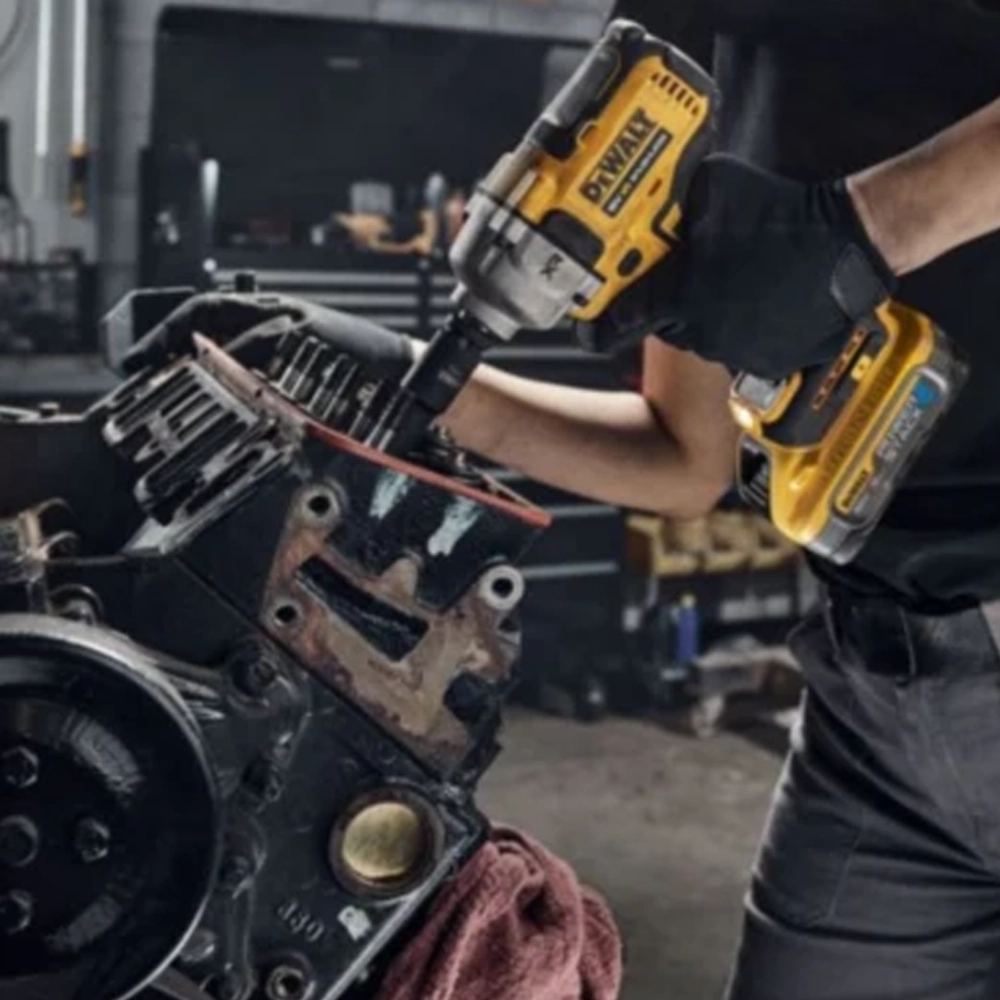 DeWalt DCF891NT аккумуляторный гайковерт (без АКБ и ЗУ) DCF891NT-XJ