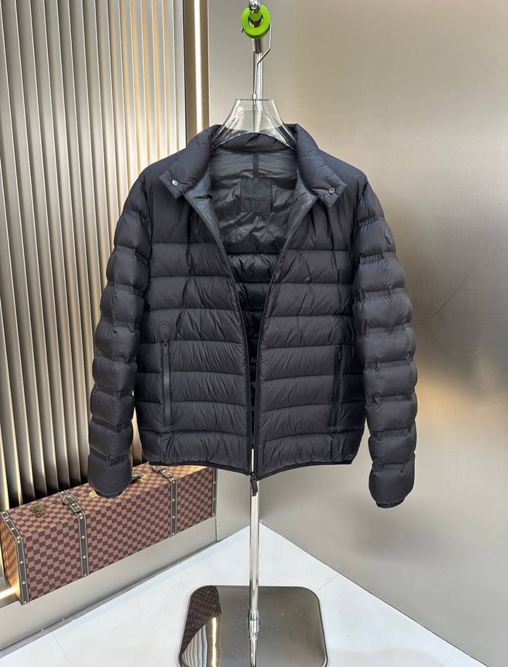 Пуховик Moncler