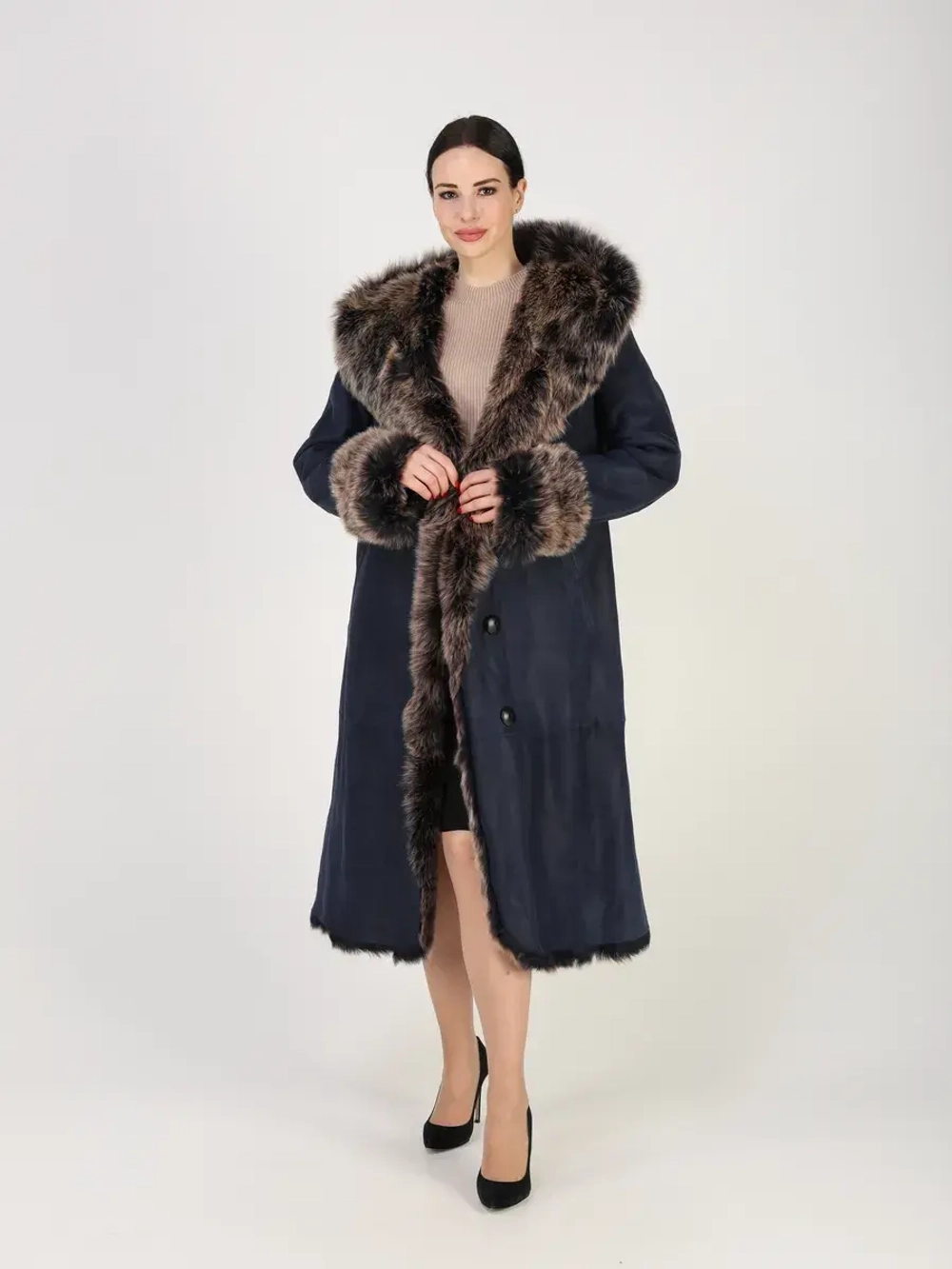 Дубленка зимняя натуральная с капюшоном длинная и теплая