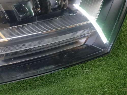Фара правая Audi Q7 2 (2015-2019) LED