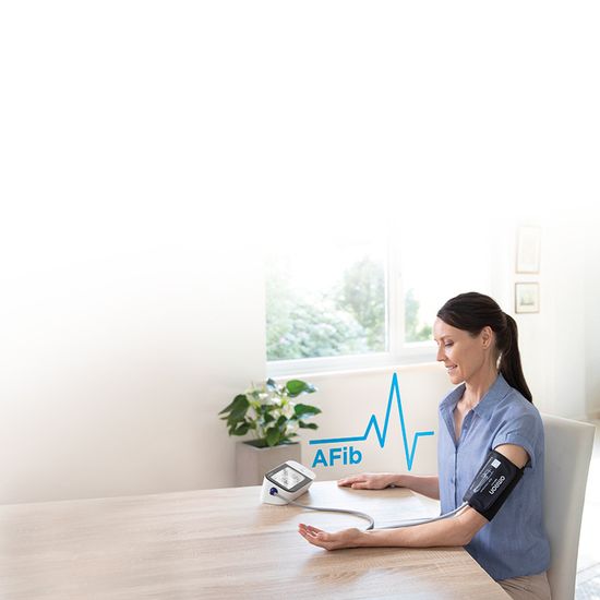 Тонометр Omron автоматический на плечо M7 Intell IT, манжета Intelli Wrap 22-42 см, AFIB, подключения к смартфону, HEM-7361T-EBK