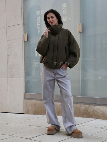 Бомбер-пуховик в цвете хаки