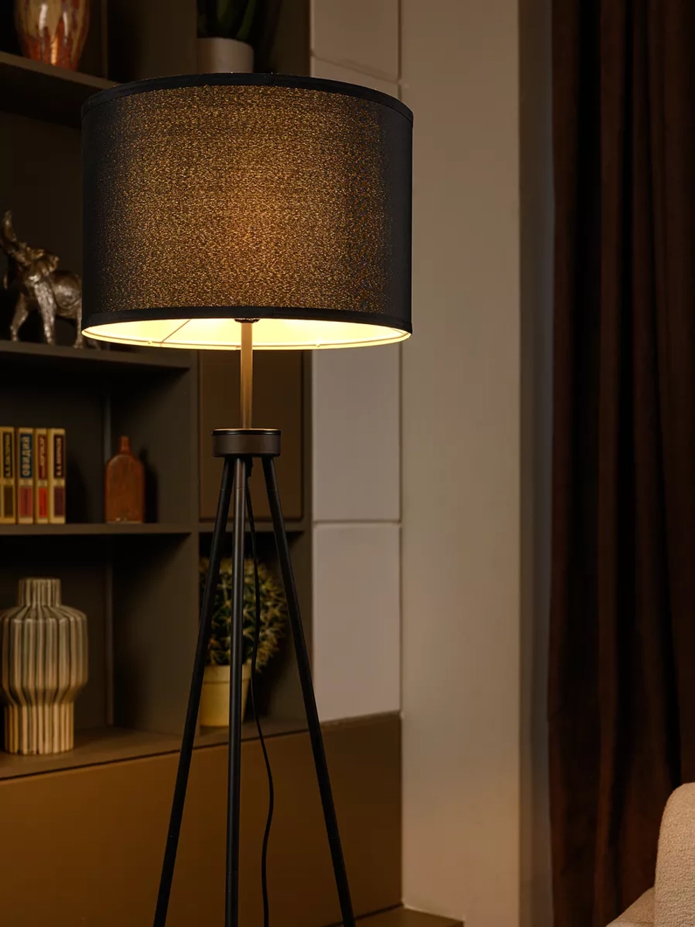 Напольный торшер современный с абажуром