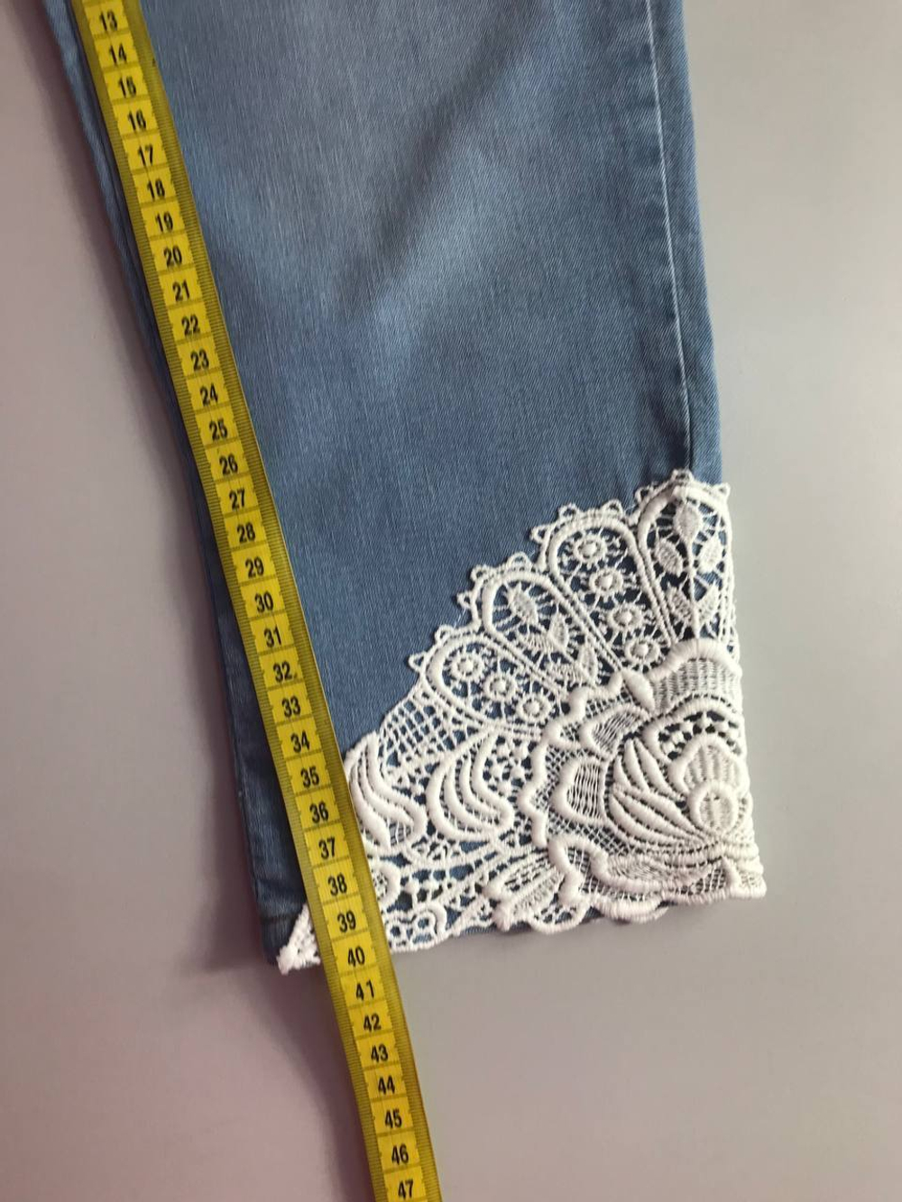 Джинсы LC Waikiki с кружевными вставками, на 8/9 лет