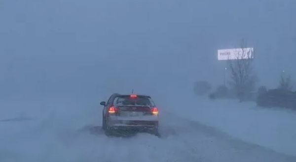 Мощный снежный циклон парализовал движение на стратегически важной федеральной трассе М-12 «Восток»