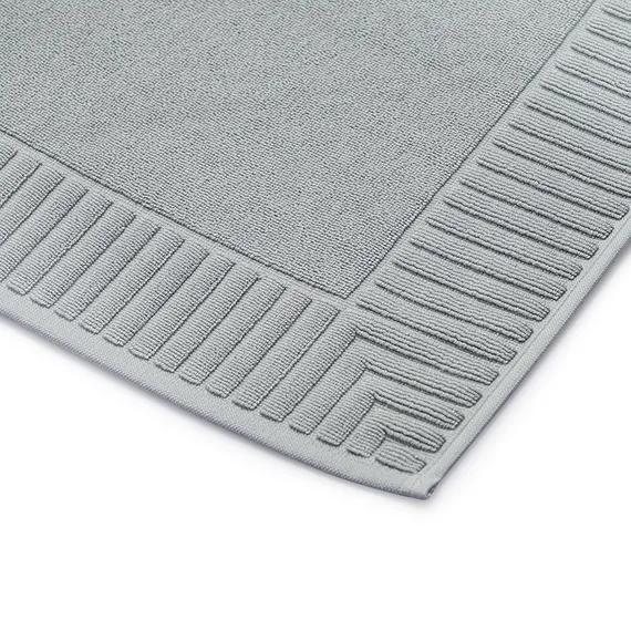 Коврик для ванной с фактурным бортиком светло-серого цвета из коллекции essential, 50x80 см