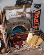 Подарочный набор со сладостями в деревянном ящике с ручкой