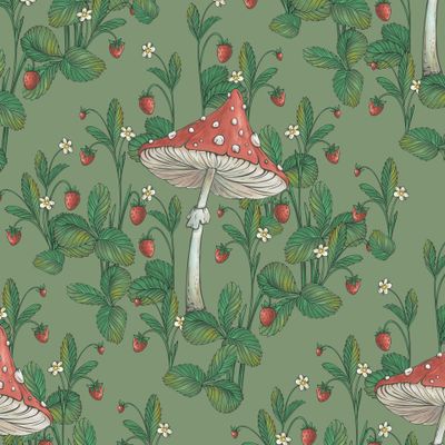 Мухомор и земляника