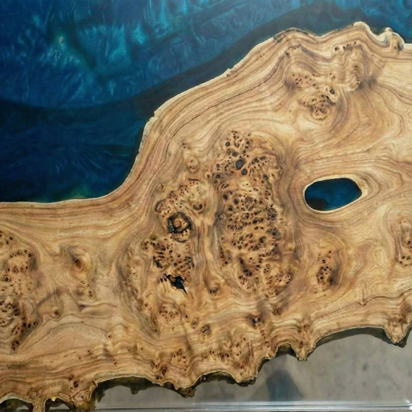 Эксклюзивный стол «Двойная стихия»