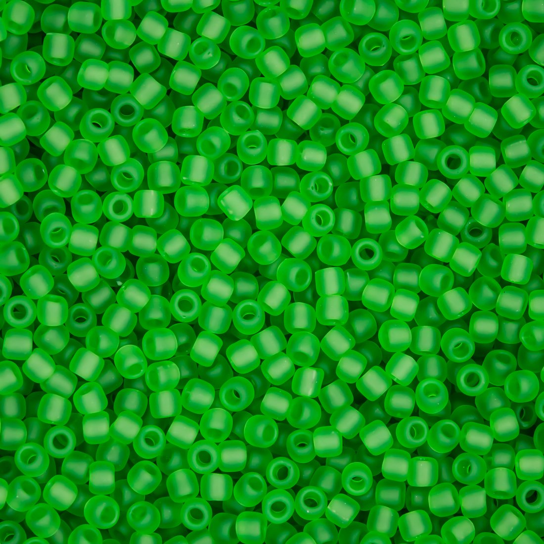 Японский бисер TOHO Round 11/0 (№7F), прозрачный матовый