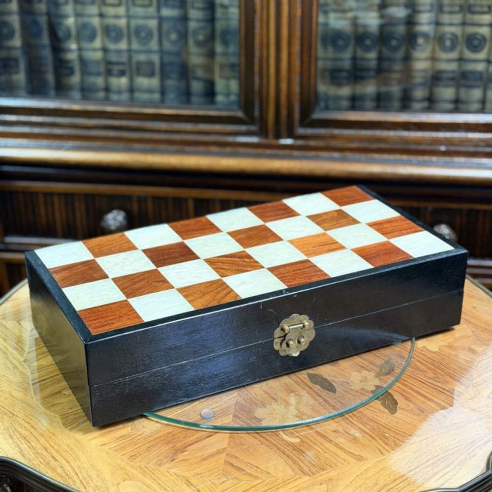 Резные шахматы из слоновой кости