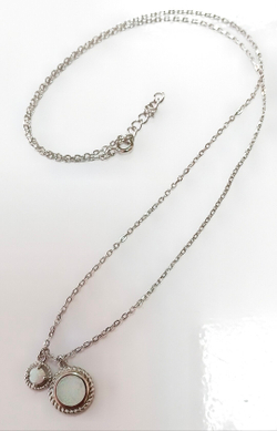 Колье из серебра 925 пробы с опалами