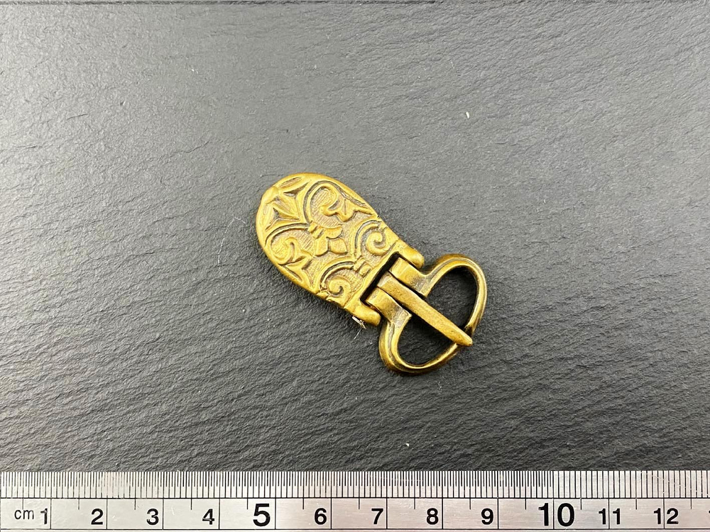 Пряжка. Венгры, 9-11 век.