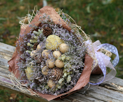 Букет сухоцветов  - Нежность , со свечами, шишками, орехами 35х35 см