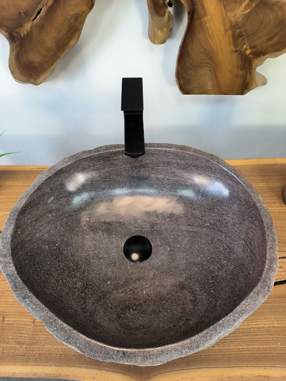 Раковина из речного камня RS-65810 54х45х15 из натурального камня
