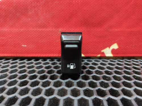 Кнопка переключения топливных баков