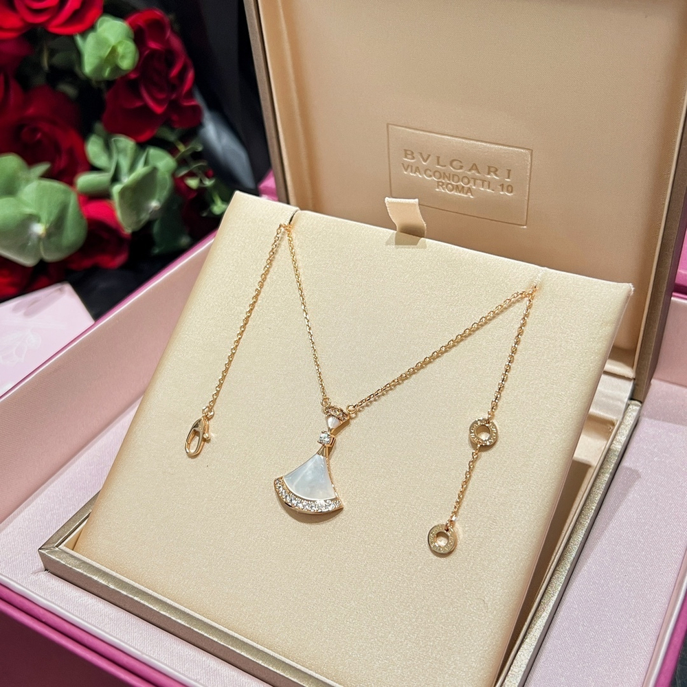 Bvlgari Divas' Dream Necklace