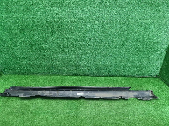 Накладка порога левая Mercedes C w205 (2014-2023)