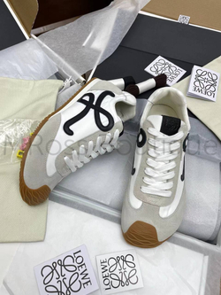 Женские кроссовки Loewe Ballet Runner бело-серого цвета с узорами