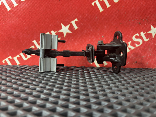 Ограничитель двери правой 2023г.