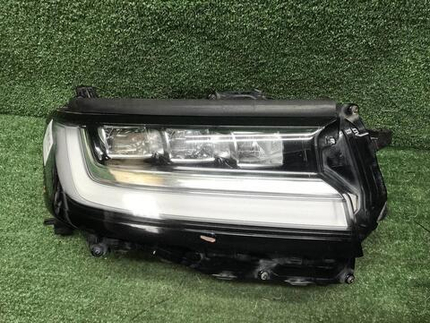 Битая Фара правая Land Cruiser 300 (2021-н.в.) LED