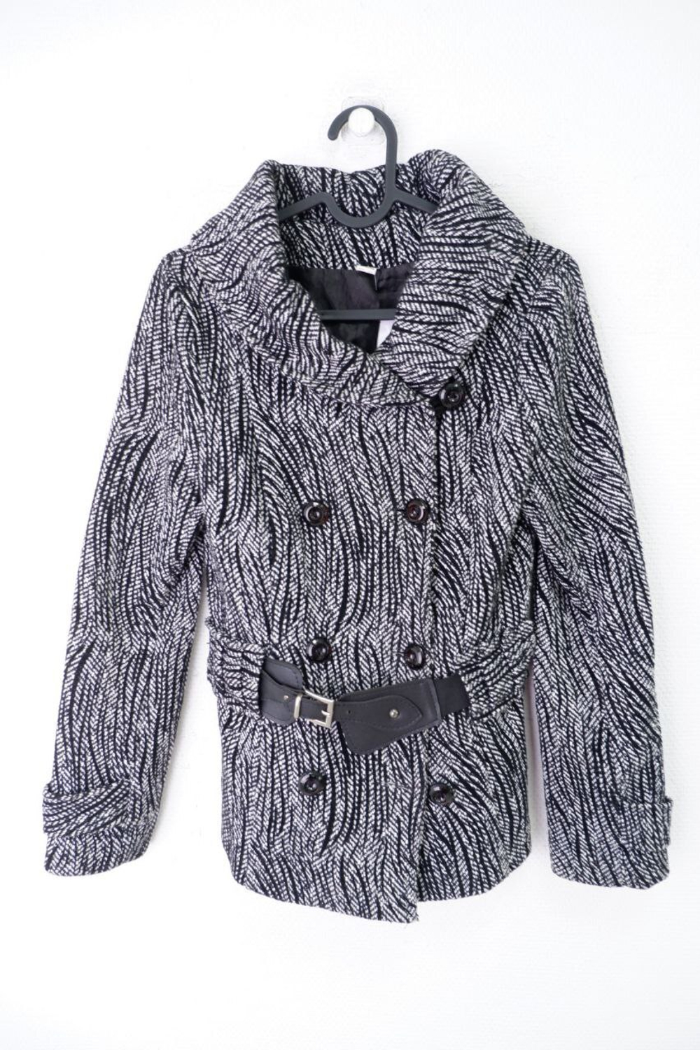 Пальто оригинальное 44 размер