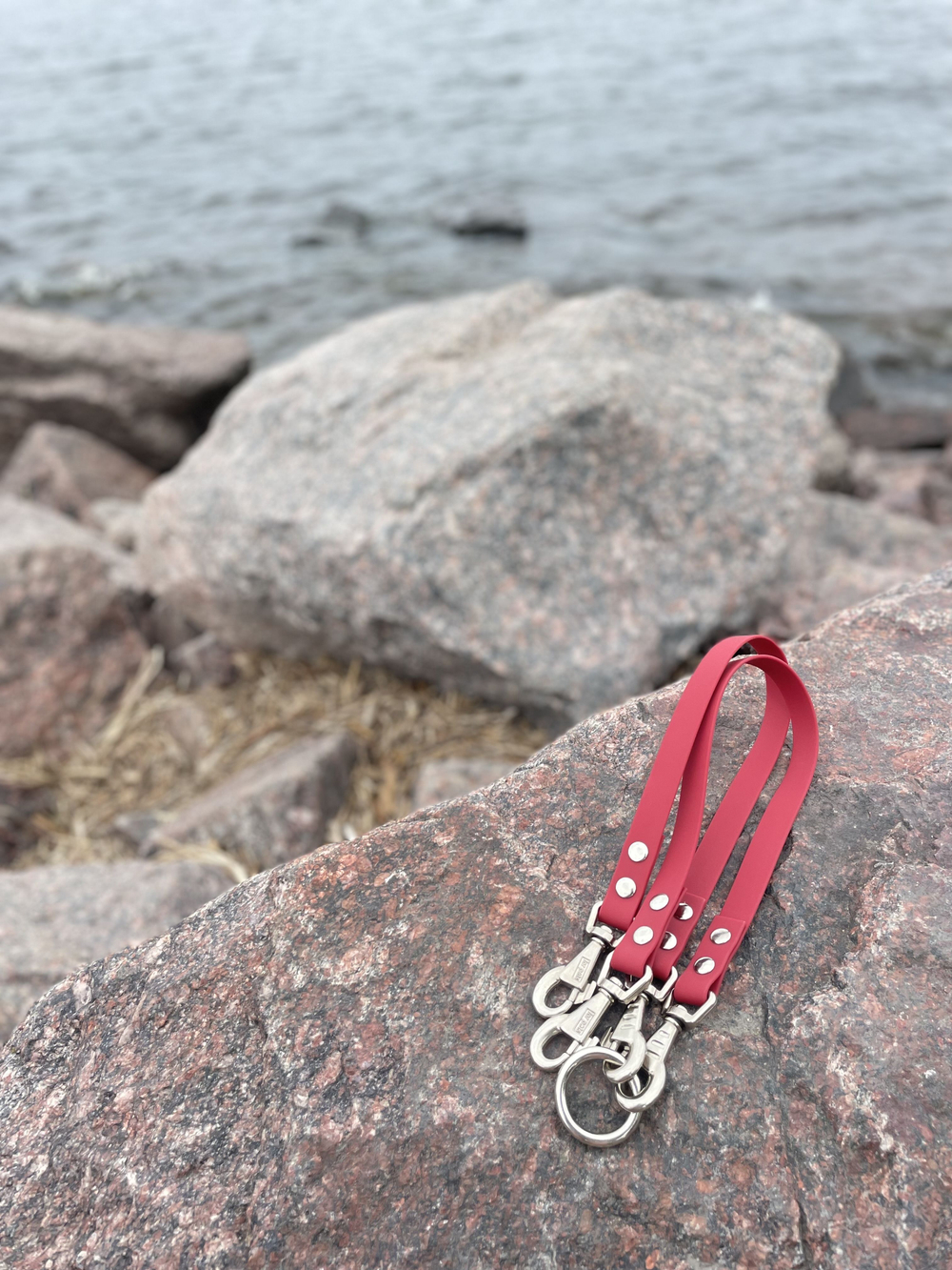 Сворка для собак из биотана водонепроницаемый, сверхпрочный 70 см , 15 мм