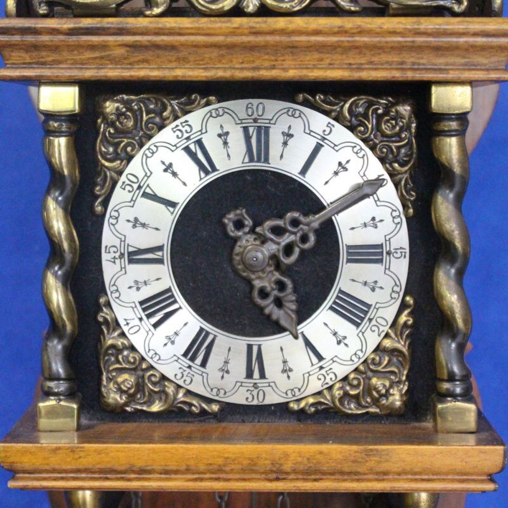 Настенные винтажные часы