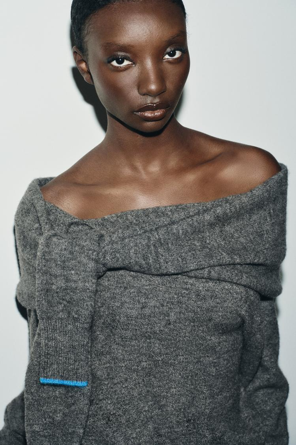 ZARA ТРИКОТАЖНЫЙ ДЖЕМПЕР С ОТКРЫТЫМИ ПЛЕЧАМИ, СЕРЫЙ МЕЛАНЖ