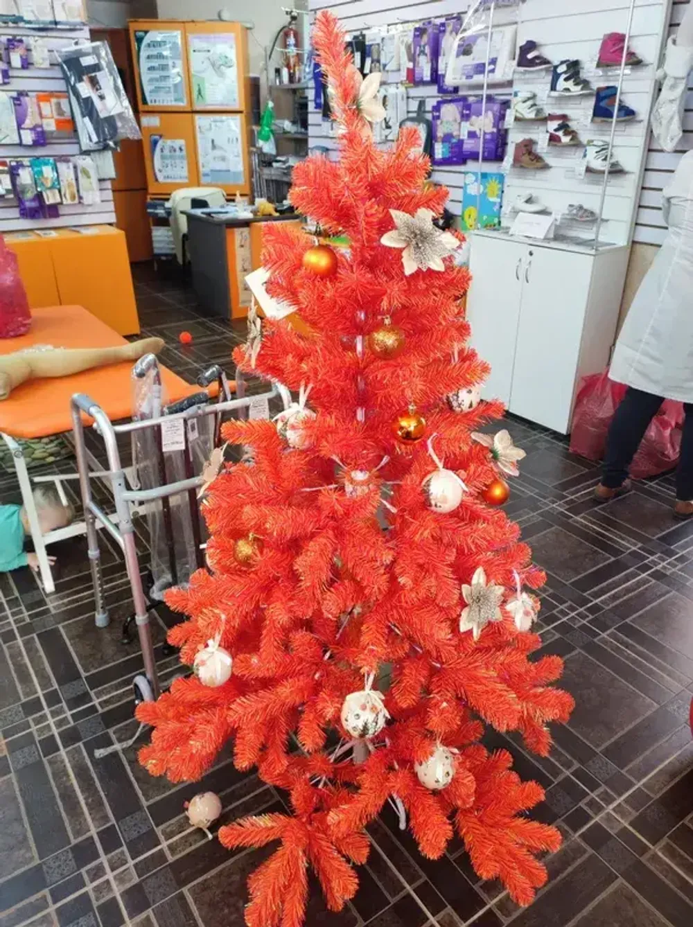 Искусственная оранжевая елка «Солнечная» (пвх) 150 см / 1,5 м