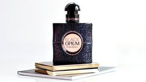 Yves Saint Laurent Black Opium Eau De Parfum