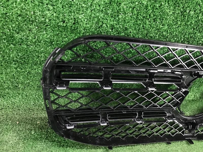 Решетка радиатора Mercedes GLS x167 (2019-2023)