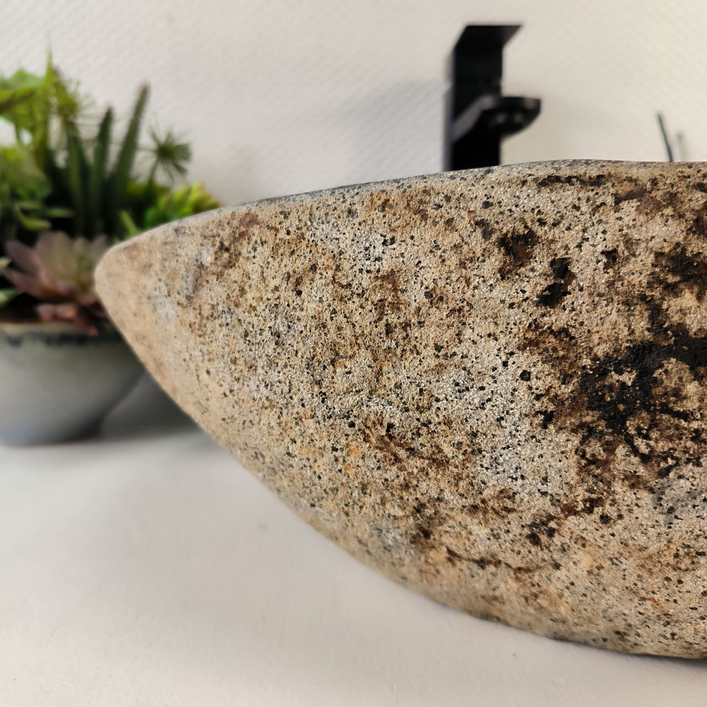 Раковина из речного камня RS-65223 44*42*15 0861
