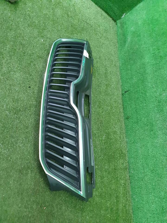 Решетка радиатора Skoda Rapid 1 (2012-2020)