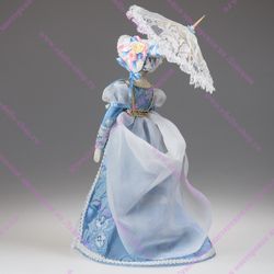 Сувенирная кукла со складным зонтиком в костюме начала 19 века