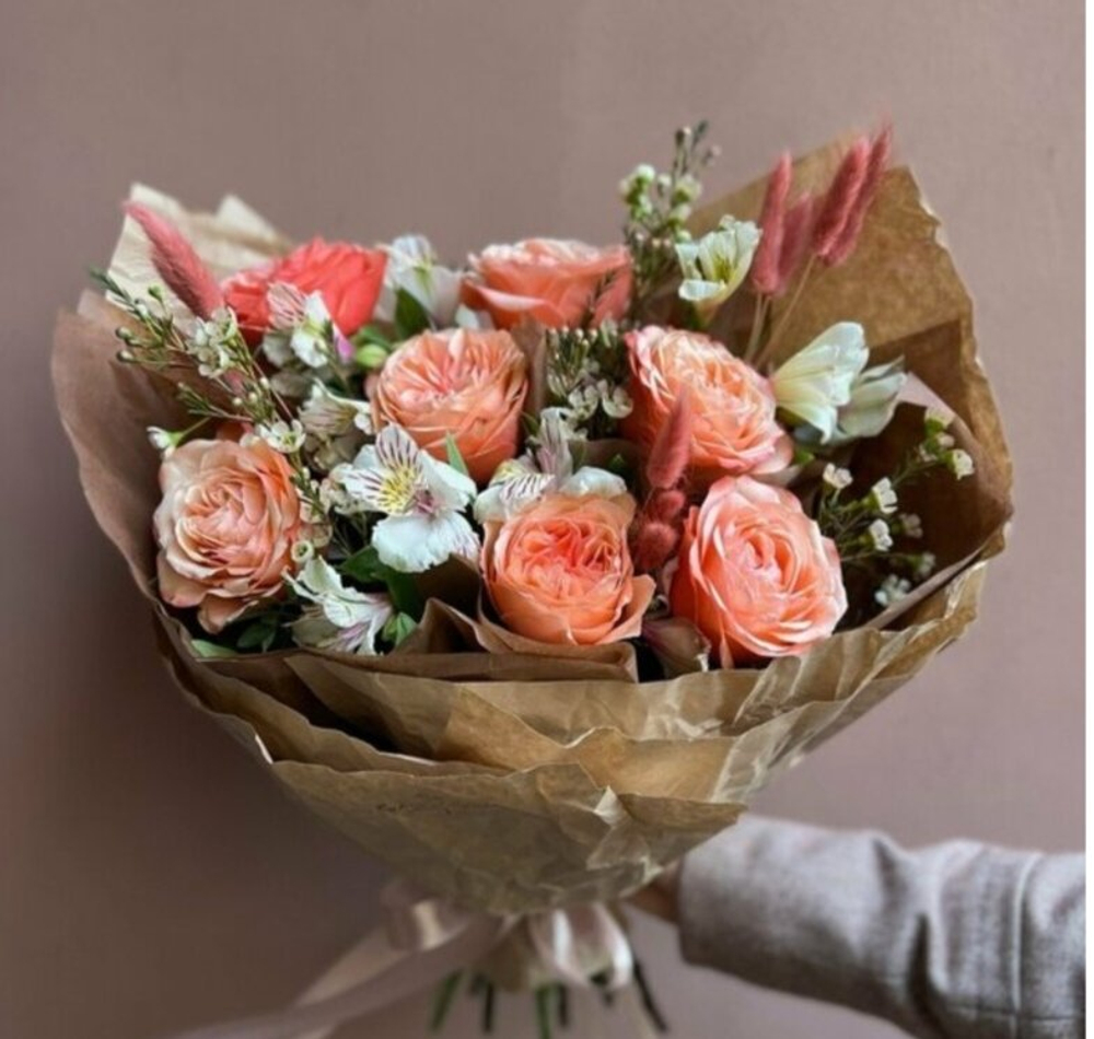 Букет цветов "Александра" (роза кахала, альстромерия, сухоцветы)