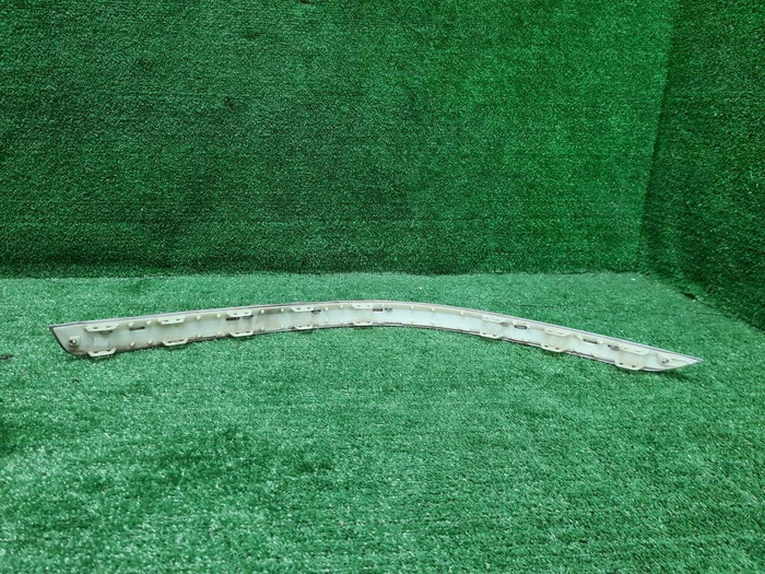 Накладка заднего бампера Bentley Bentayga (20-нв)