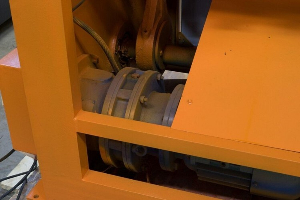 Гильотина электромеханическая STALEX SBJB 3x1300 100485