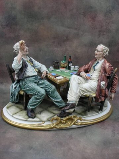 Статуэтка. Фарфор. Задушевный разговор за карточной игрой. Capodimonte. Италия