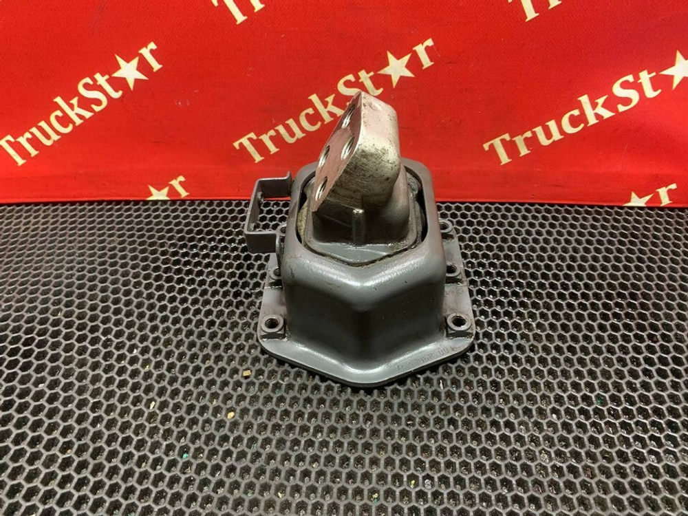 Подушка двигателя задняя 2018г.