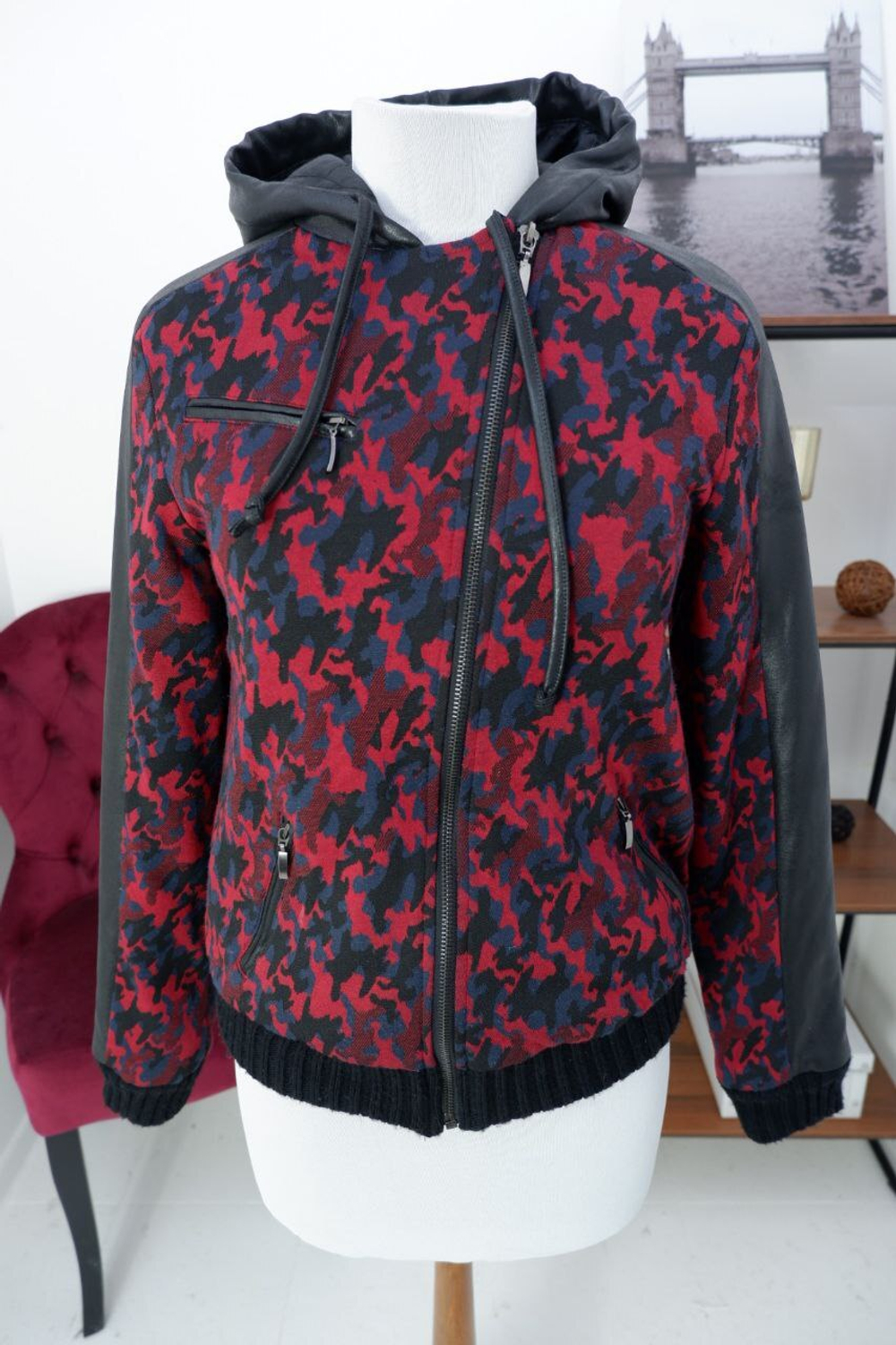 Куртка Miss Miss стильная 46 размер