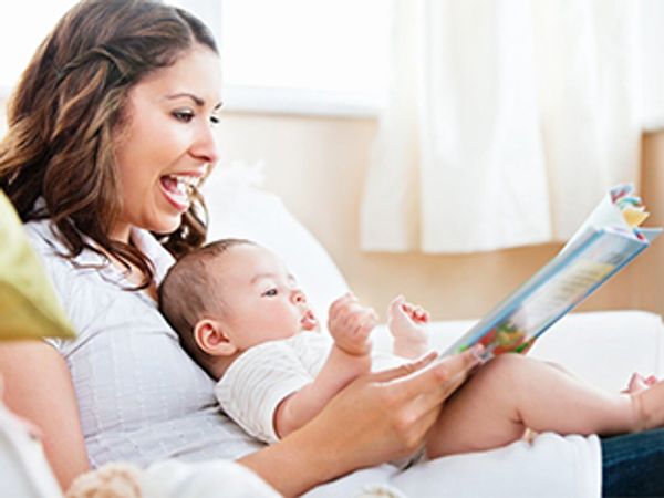 Зачем читать младенцу?
