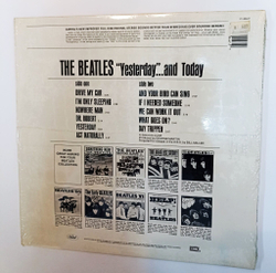 Винтажная виниловая пластинка LP The Beatles Yesterday And Today (USA 1988)
