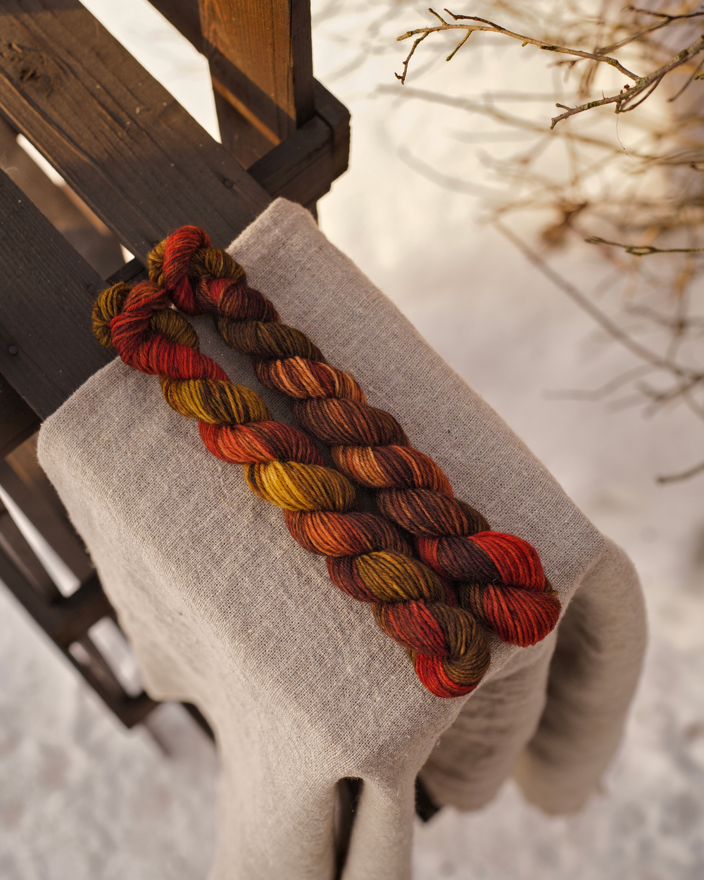 Носочная пряжа с добавлением шерсти "Цветные горы" 20 г