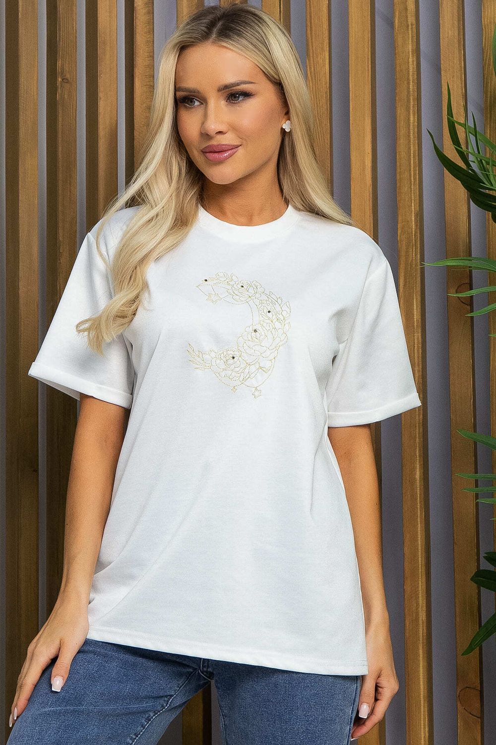 Футболка с вышивкой Эксклюзив (белая) Б12766-11М LT Collection