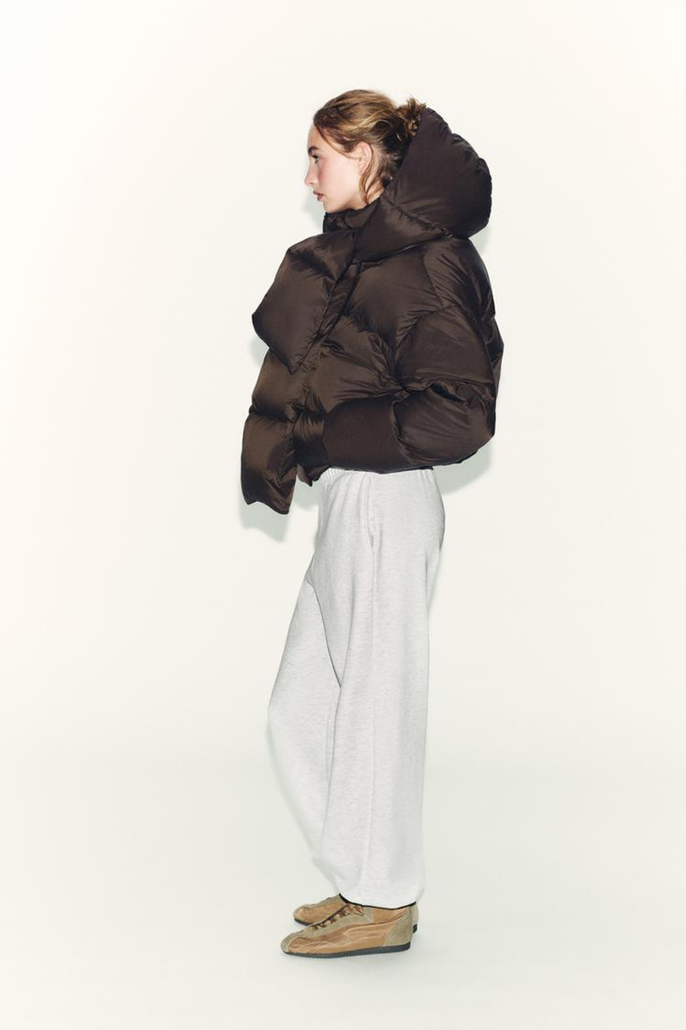 ZARA ВОДОНЕПРОНИЦАЕМЫЙ ВЕТРОЗАЩИТНЫЙ ПУХОВИК С КАПЮШОНОМ ИЗ ПЕРА И ПУХА, КОРИЧНЕВЫЙ