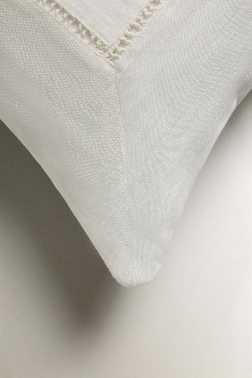 ZARA HOME ОДНОТОННЫЙ ЛЬНЯНОЙ ЧЕХОЛ ДЛЯ ДЕКОРАТИВНОЙ ПОДУШКИ, КРЕМОВЫЙ