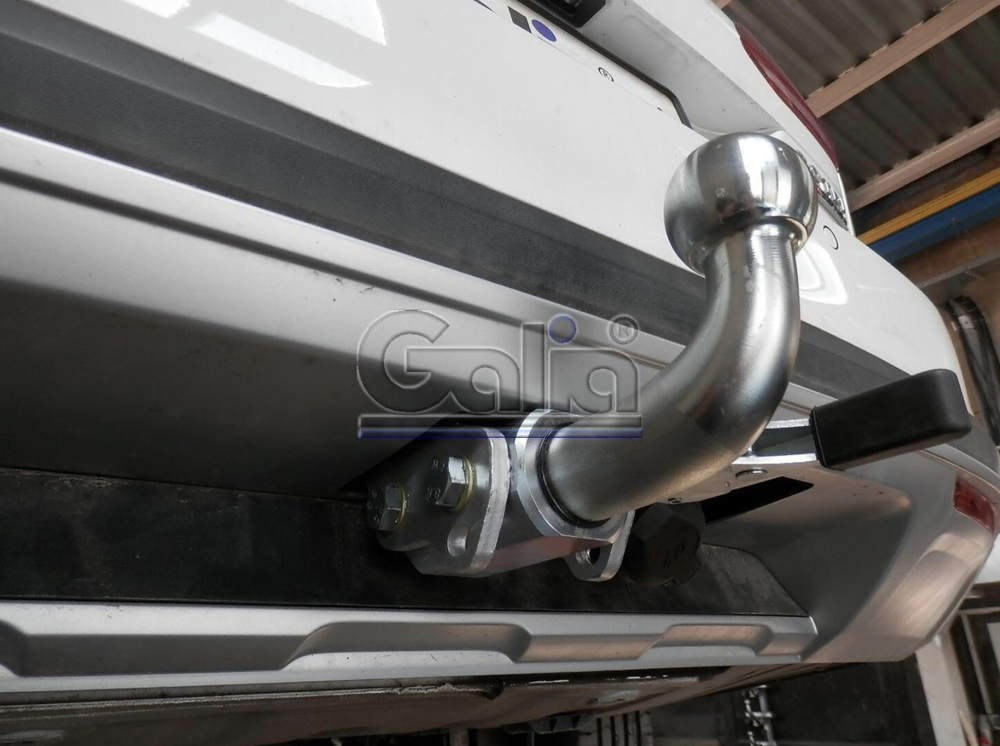 Фаркоп оцинкованный Galia V073C для Volkswagen Golf VII универсал 2WD/4WD 2013-(паспорт и сертификат в комплекте)(без электрики)