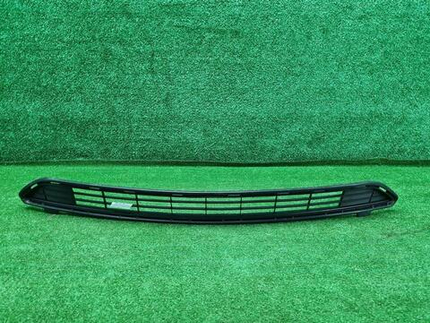 Решетка переднего бампера Toyota RAV 4 CA40 15-19