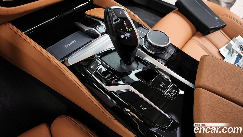 BMW 5 Series (G30) 520i Luxury (04.2022)
